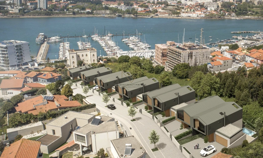 Moradia T5 para Venda em Santa Marinha e São Pedro da Afurada Foto 4