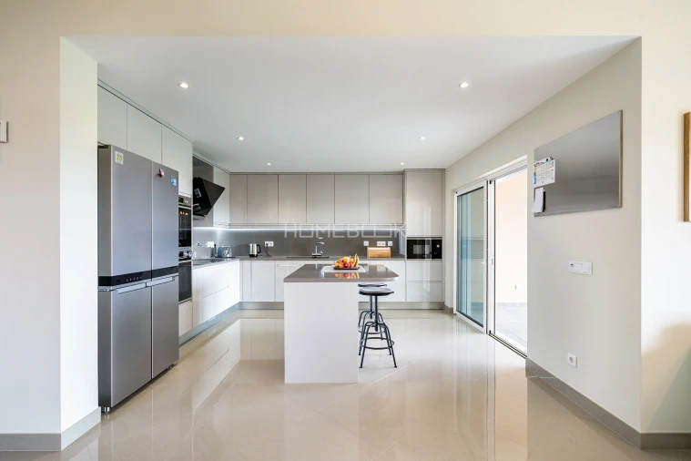 Moradia T5 para Venda em Lagos (São Sebastião e Santa Maria) Foto 7