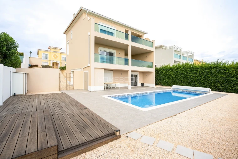 Moradia T5 para Venda em Lagos (São Sebastião e Santa Maria)