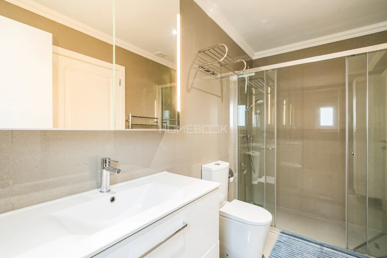 Moradia T5 para Venda em Lagos (São Sebastião e Santa Maria) Foto 13