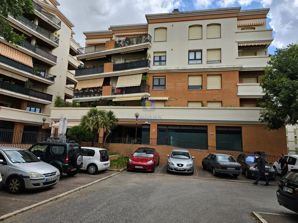 Negócio para Venda em Alverca do Ribatejo e Sobralinho Foto 2