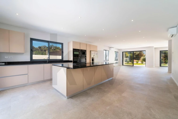 Moradia T4 para Venda em Loule (São Clemente) Foto 8