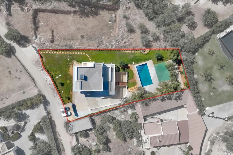 Moradia T4 para Venda em Loule (São Clemente)