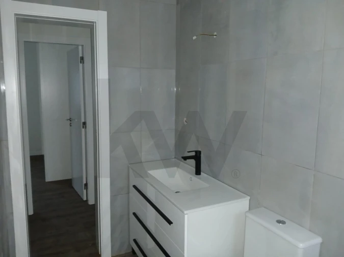 Apartamento T2 para Venda em Lagos (São Sebastião e Santa Maria) Foto 17