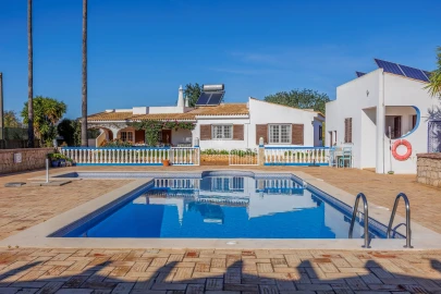 Moradia T5 para Venda em Albufeira e Olhos de Água