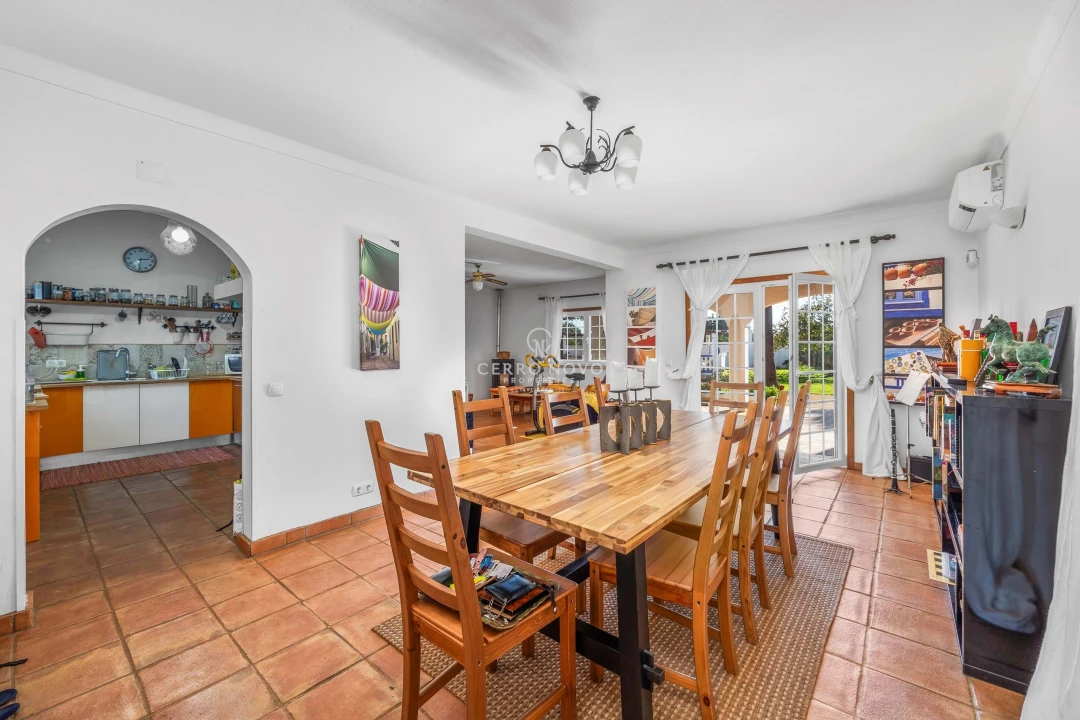 Moradia T5 para Venda em Albufeira e Olhos de Água Foto 2