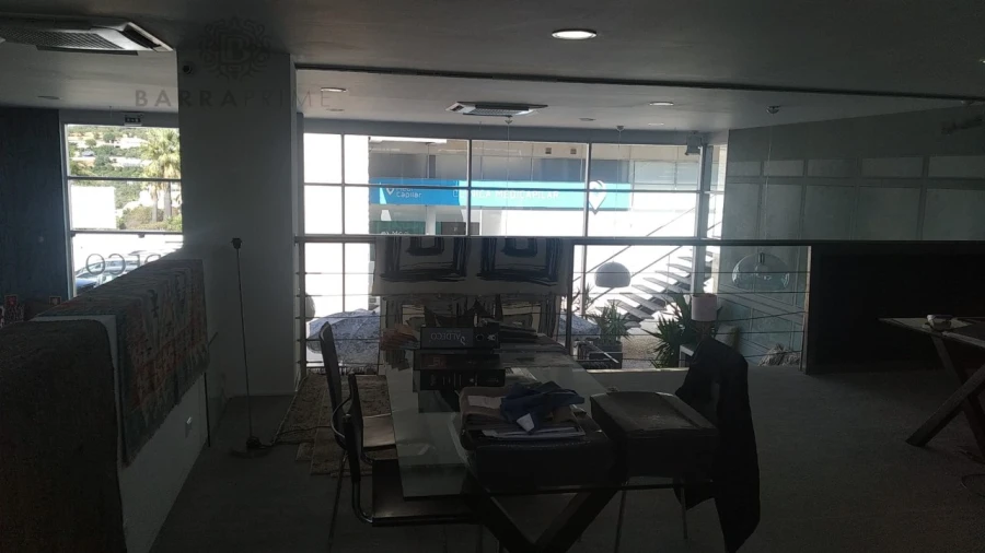 Loja para Arrendamento em Quarteira