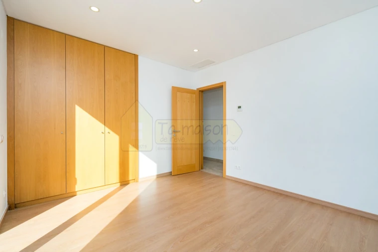 Moradia T4 para Venda em Loule (São Clemente) Foto 10