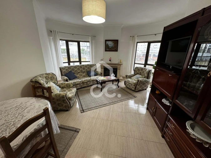 Apartamento T2 para Arrendamento em Loures Foto 13