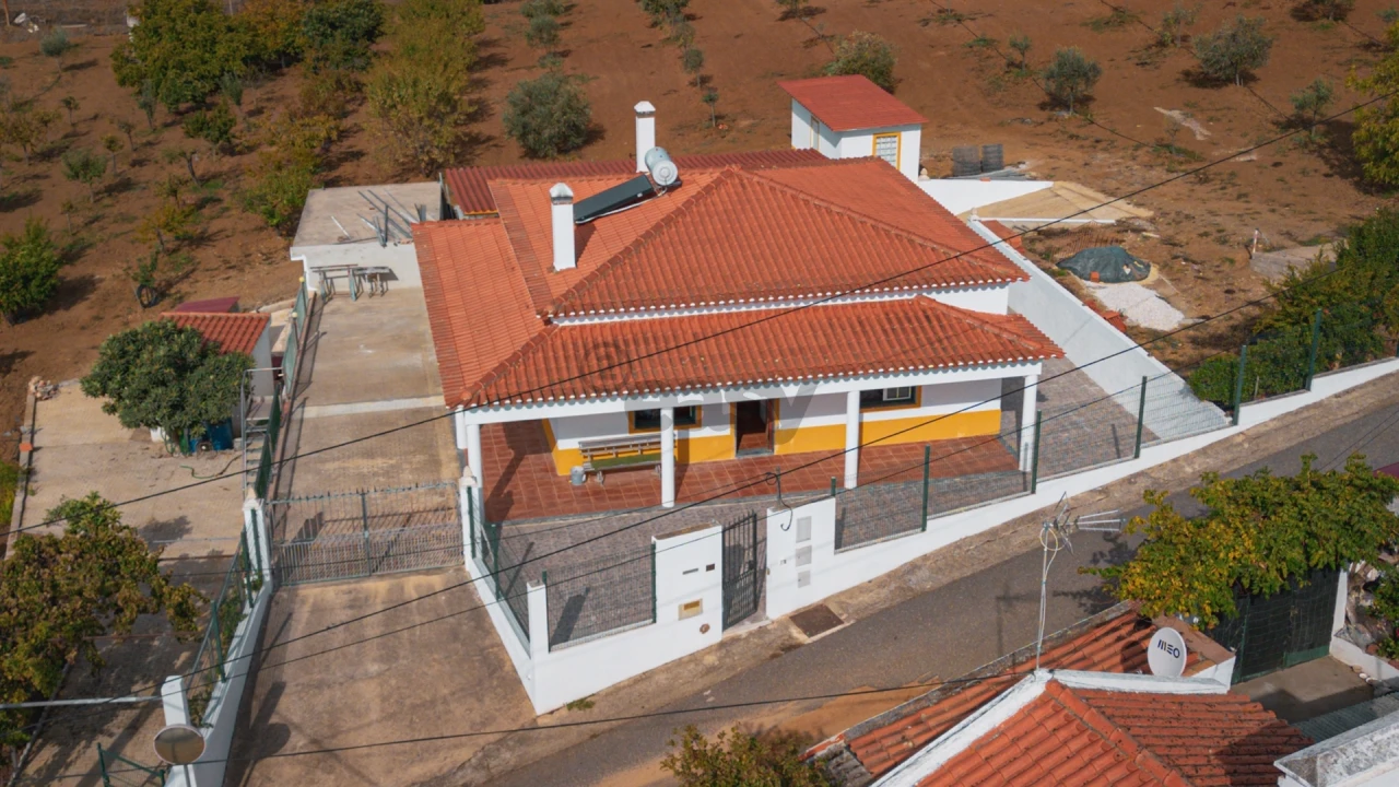 Moradia T2 para Venda em Selmes Foto 1