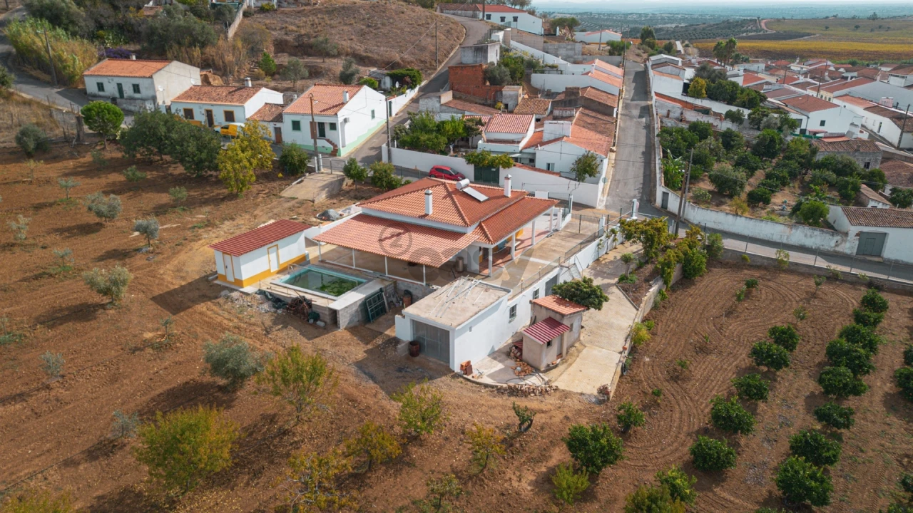 Moradia T2 para Venda em Selmes Foto 32