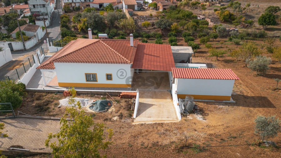 Moradia T2 para Venda em Selmes Foto 3