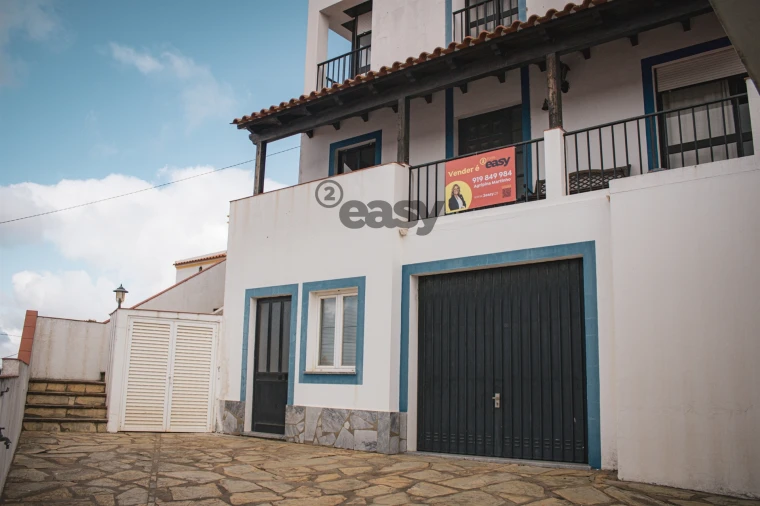 Moradia T4 para Venda em São Salvador e Santa Maria Foto 3