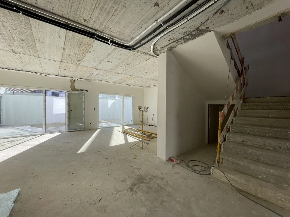 Moradia T4 para Venda em Pontinha e Famões Foto 11