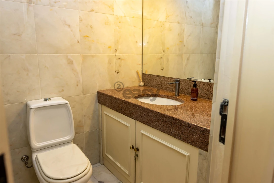 Apartamento T2 para Arrendamento em Santo António Foto 19