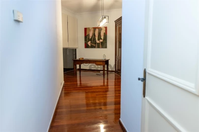 Apartamento T2 para Arrendamento em Santo António