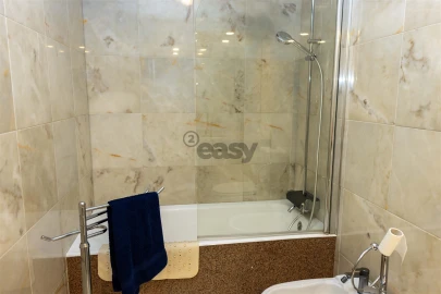 Apartamento T2 para Arrendamento em Santo António