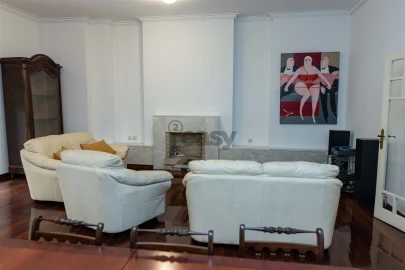 Apartamento T2 para Arrendamento em Santo António