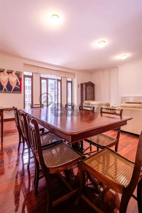 Apartamento T2 para Arrendamento em Santo António