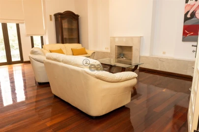 Apartamento T2 para Arrendamento em Santo António