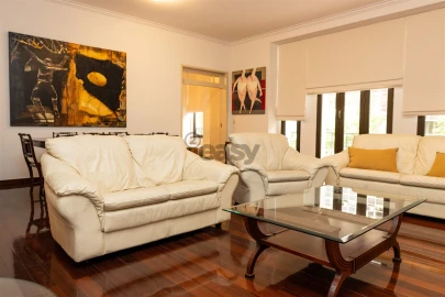 Apartamento T2 para Arrendamento em Santo António