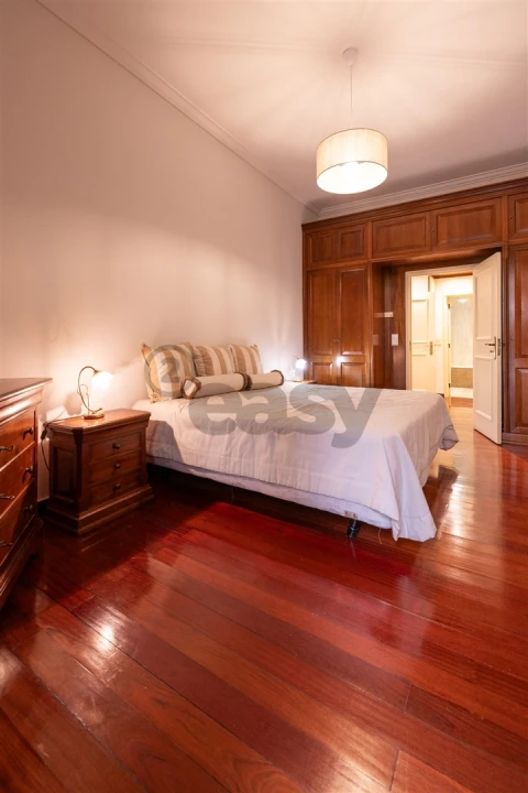 Apartamento T2 para Arrendamento em Santo António
