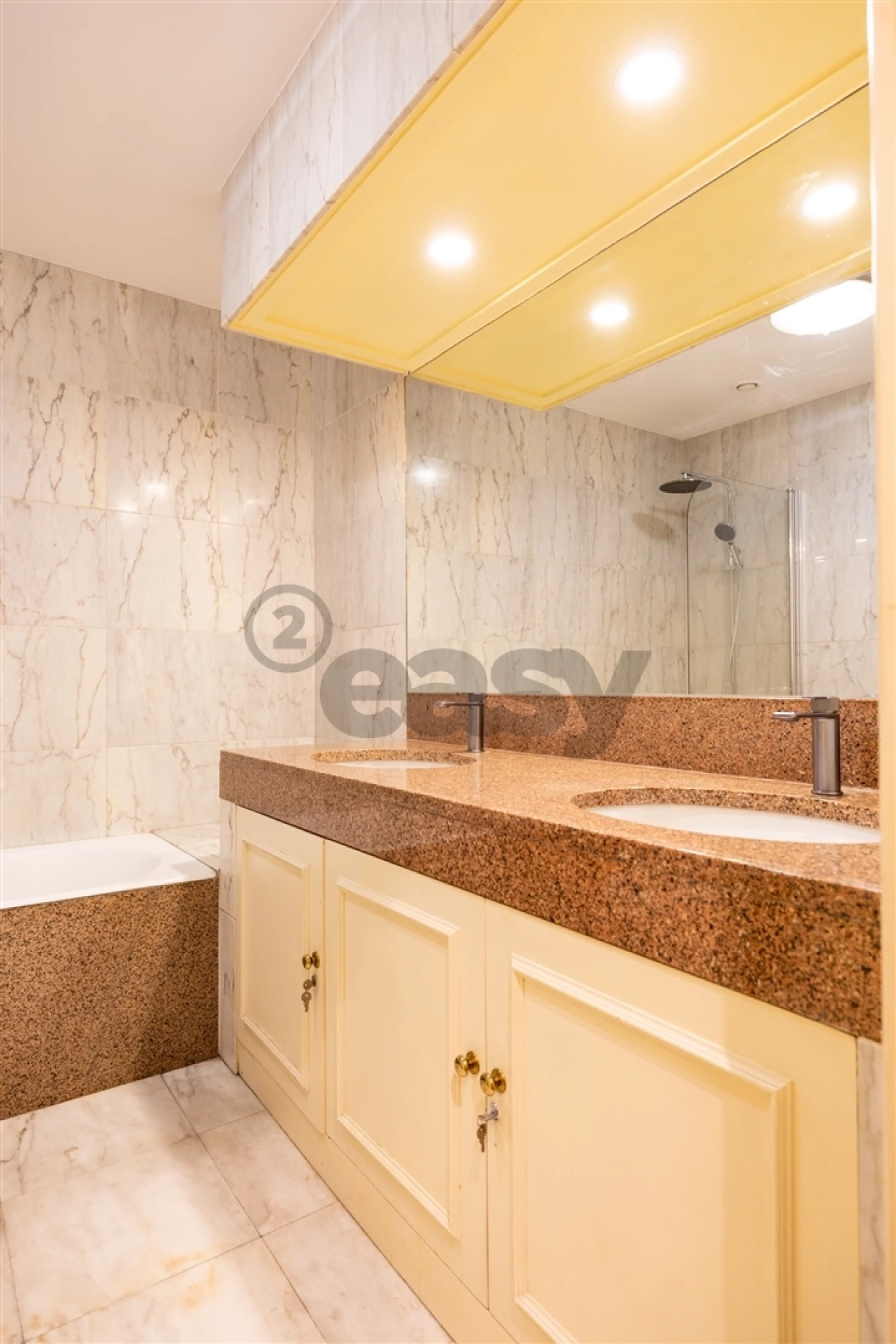 Apartamento T2 para Arrendamento em Santo António Foto 34