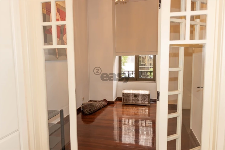 Apartamento T2 para Arrendamento em Santo António Foto 6