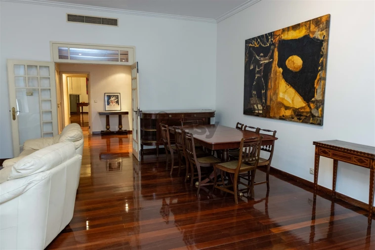 Apartamento T2 para Arrendamento em Santo António Foto 15