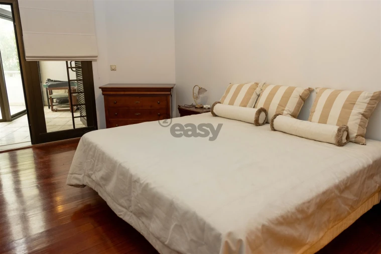 Apartamento T2 para Arrendamento em Santo António Foto 32