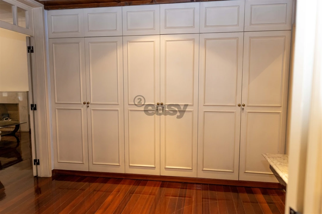 Apartamento T2 para Arrendamento em Santo António Foto 9