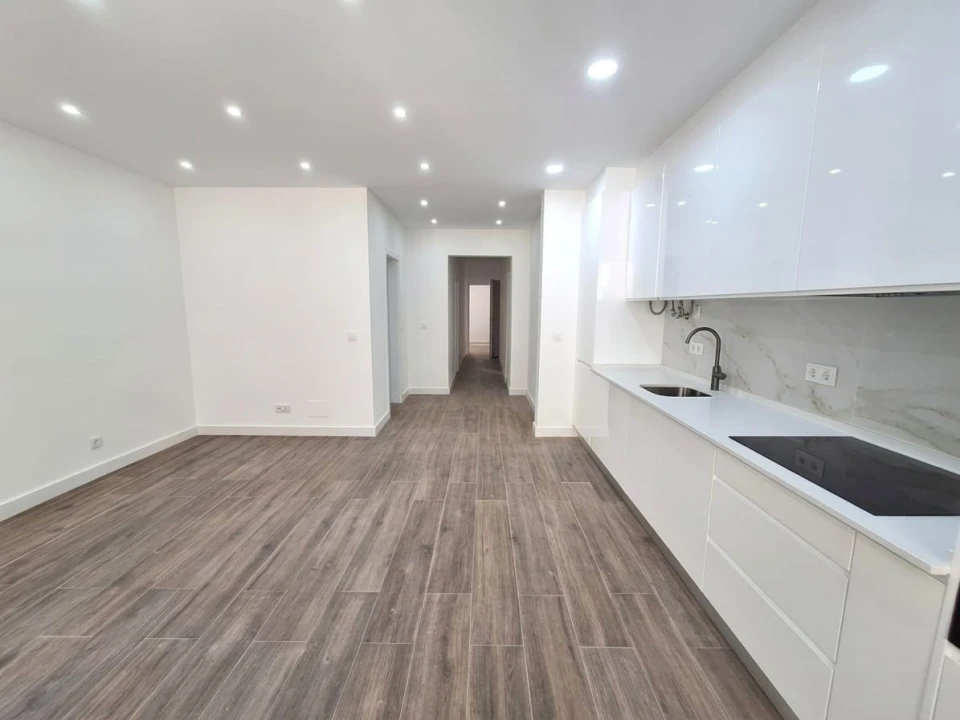Apartamento T2 para Venda em Falagueira-Venda Nova Foto 3