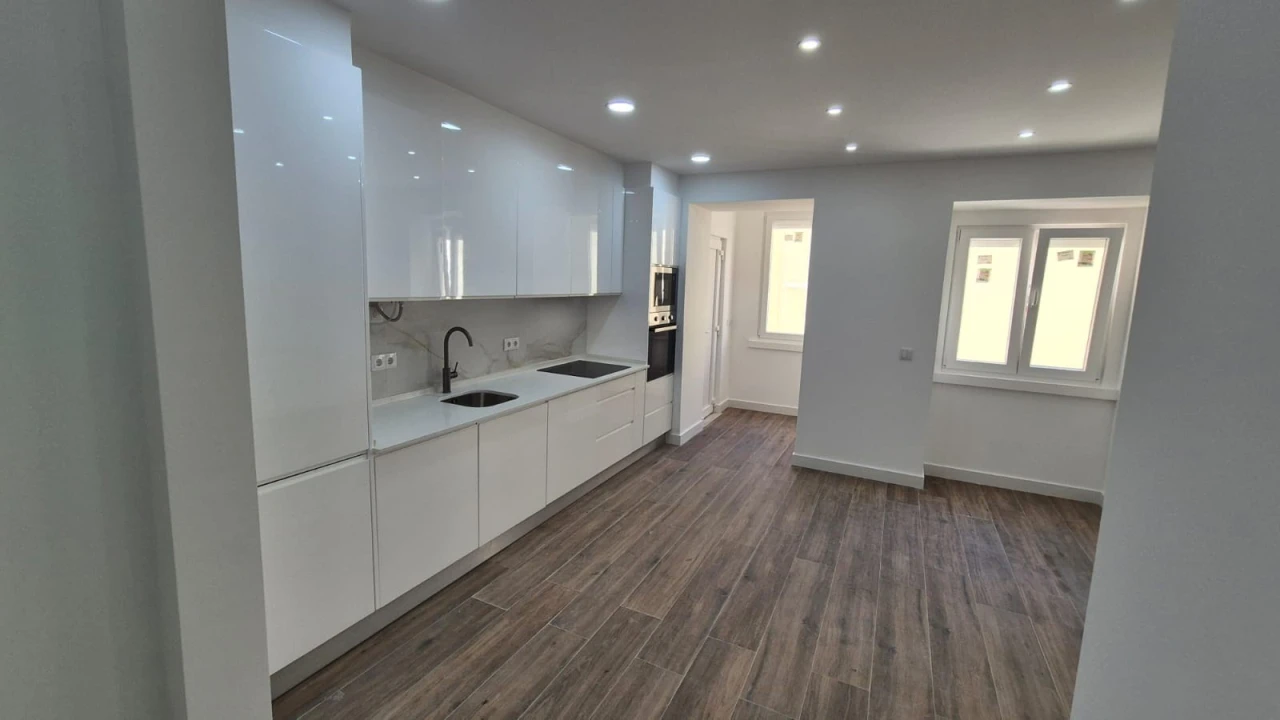 Apartamento T2 para Venda em Falagueira-Venda Nova Foto 6