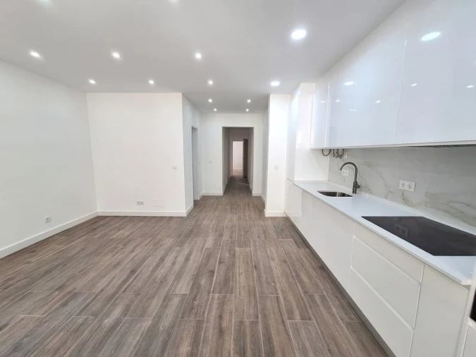 Apartamento T2 para Venda em Falagueira-Venda Nova Foto 3