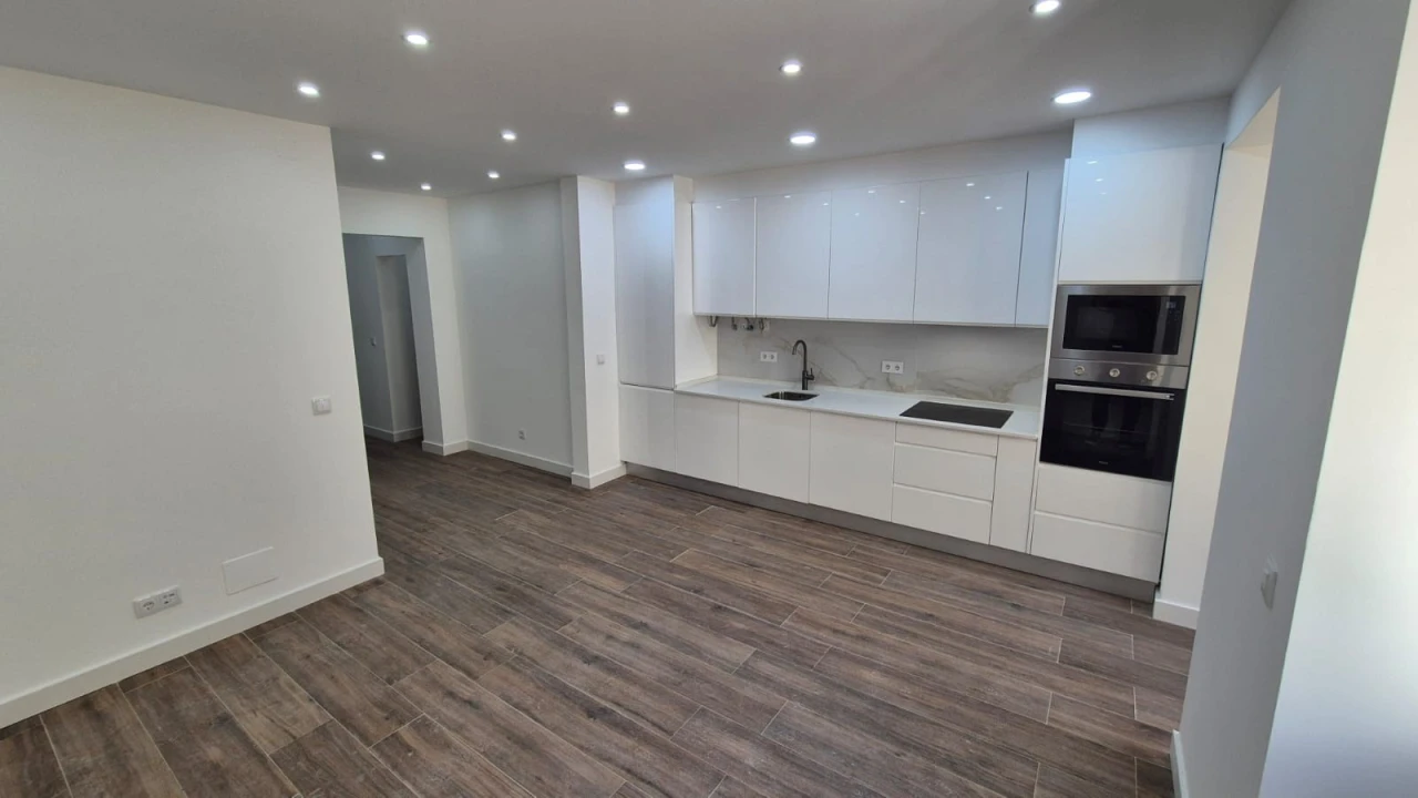 Apartamento T2 para Venda em Falagueira-Venda Nova Foto 2