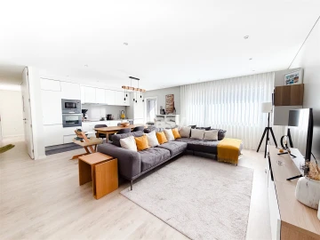 Apartamento T2 para Venda em Póvoa de Varzim, Beiriz e Argivai