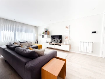 Apartamento T2 para Venda em Póvoa de Varzim, Beiriz e Argivai