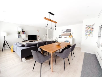 Apartamento T2 para Venda em Póvoa de Varzim, Beiriz e Argivai