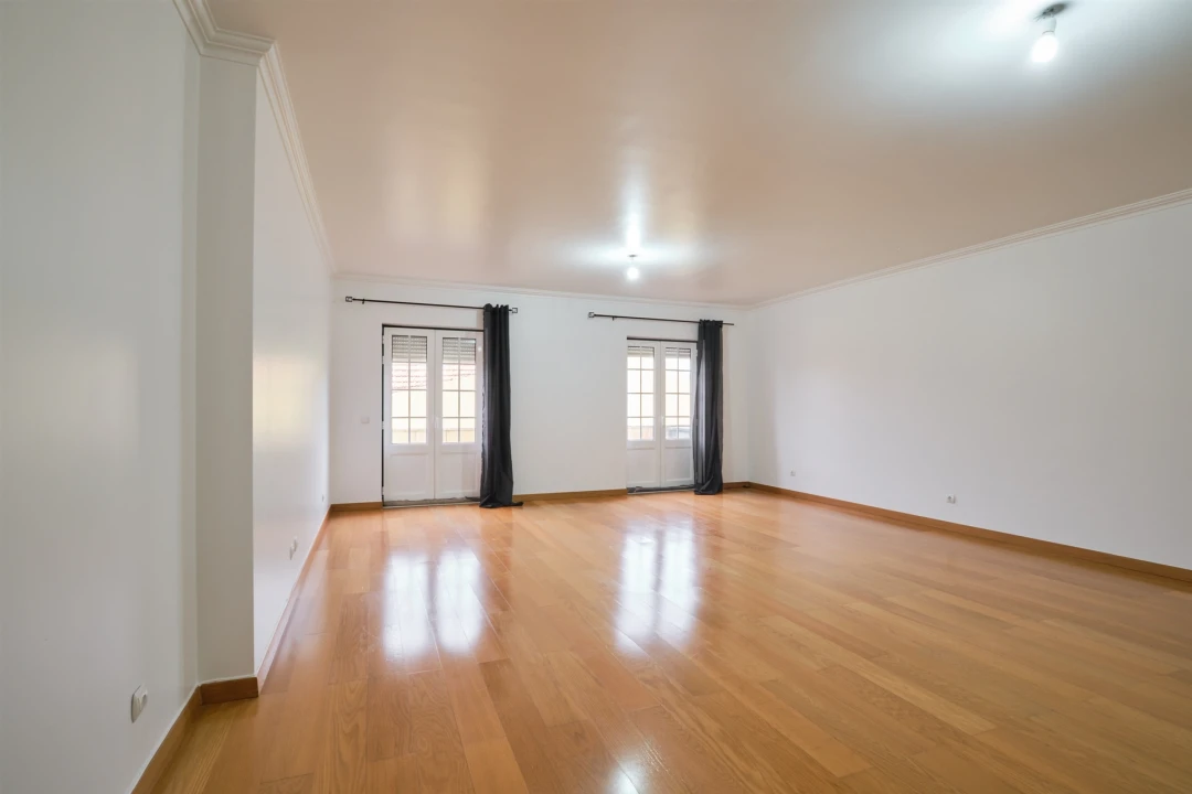 Apartamento T4 para Venda em Santiago do Cacém, Santa Cruz e São Bartolomeu da Serra Foto 1