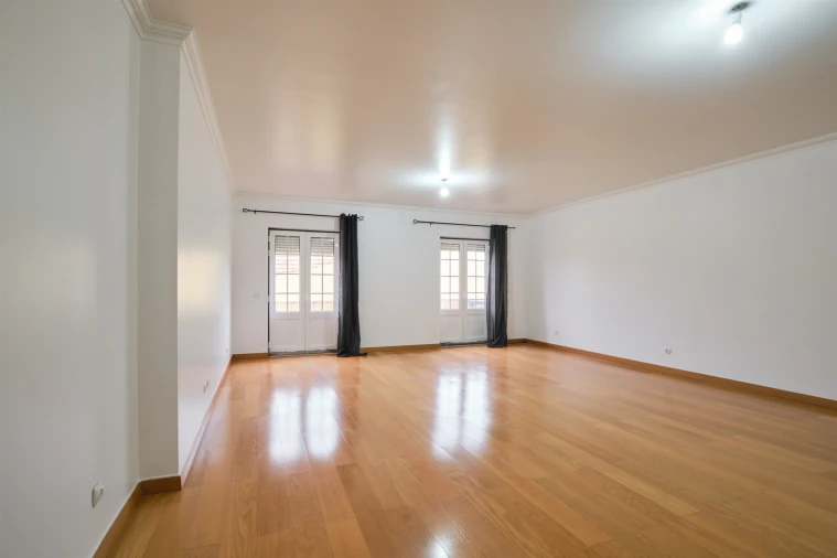 Apartamento T4 para Venda em Santiago do Cacém, Santa Cruz e São Bartolomeu da Serra Foto 1