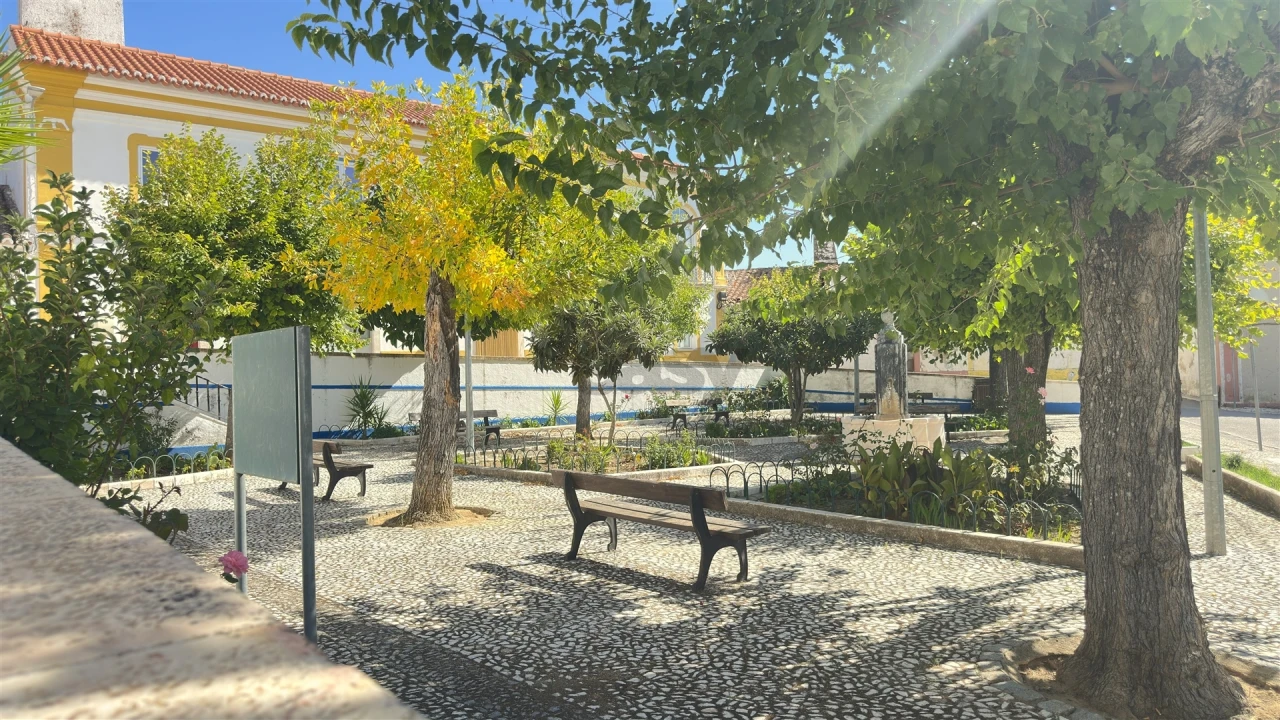 Negócio para Venda em Bencatel Foto 19