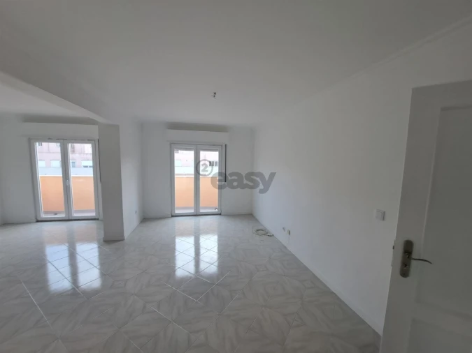 Apartamento T4 para Venda em Rio de Mouro Foto 27