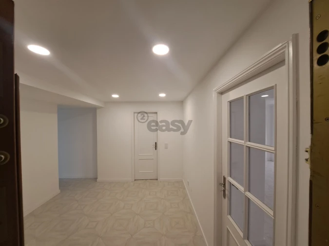 Apartamento T4 para Venda em Rio de Mouro Foto 7