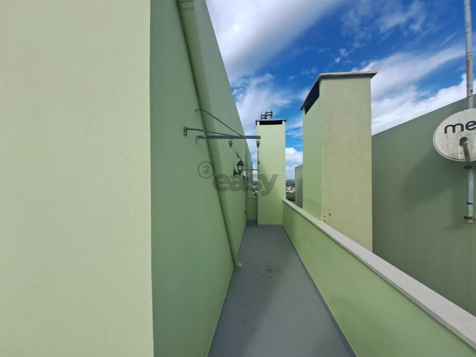 Apartamento T4 para Venda em Rio de Mouro Foto 30