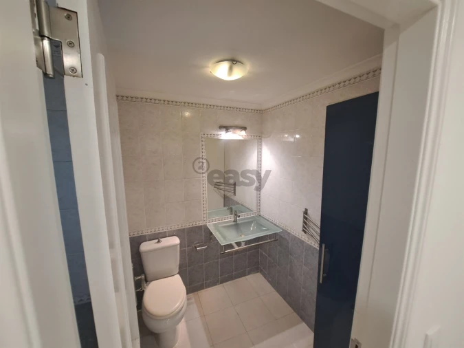 Apartamento T4 para Venda em Rio de Mouro Foto 9