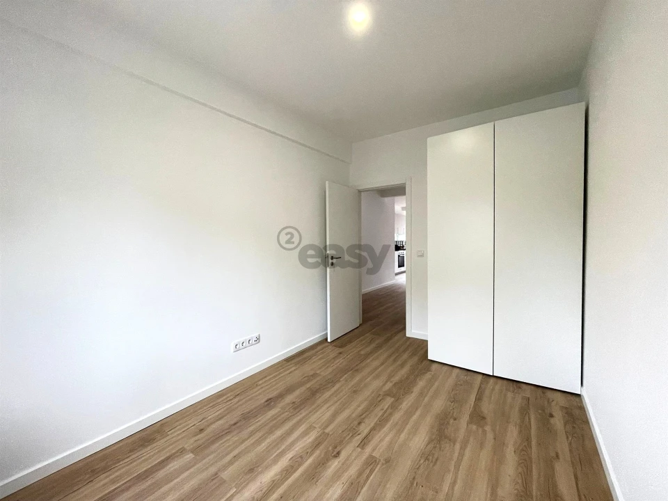 Apartamento T2 para Arrendamento em Falagueira-Venda Nova Foto 14