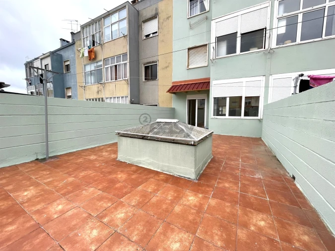 Apartamento T2 para Arrendamento em Falagueira-Venda Nova Foto 18