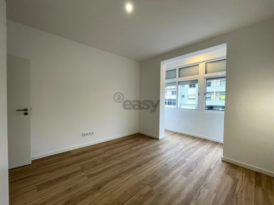 Apartamento T2 para Arrendamento em Falagueira-Venda Nova Foto 10