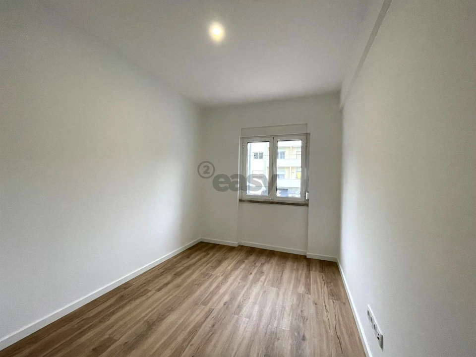 Apartamento T2 para Arrendamento em Falagueira-Venda Nova Foto 15