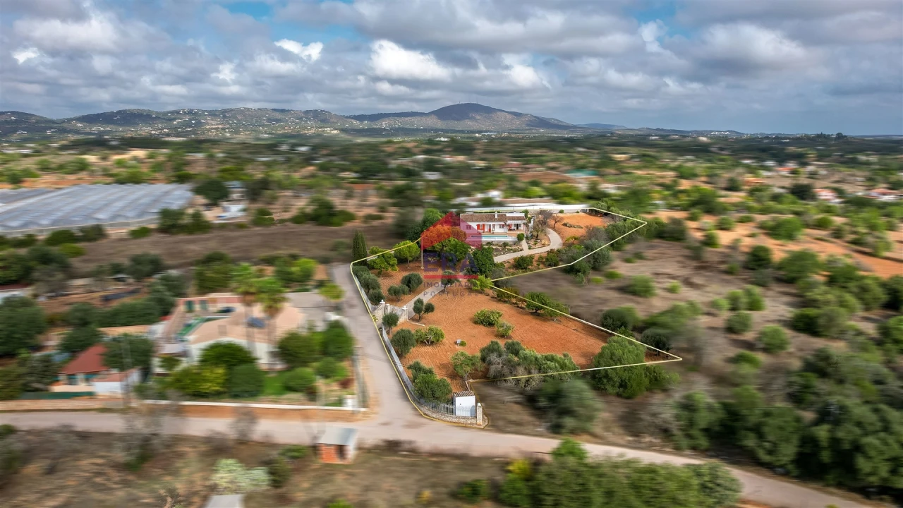 Moradia T0 para Venda em Pechão Foto 3